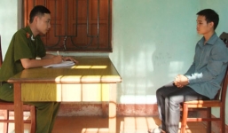 Nửa đêm xông vào nhà hiếp dâm vợ, đâm chồng trọng thương